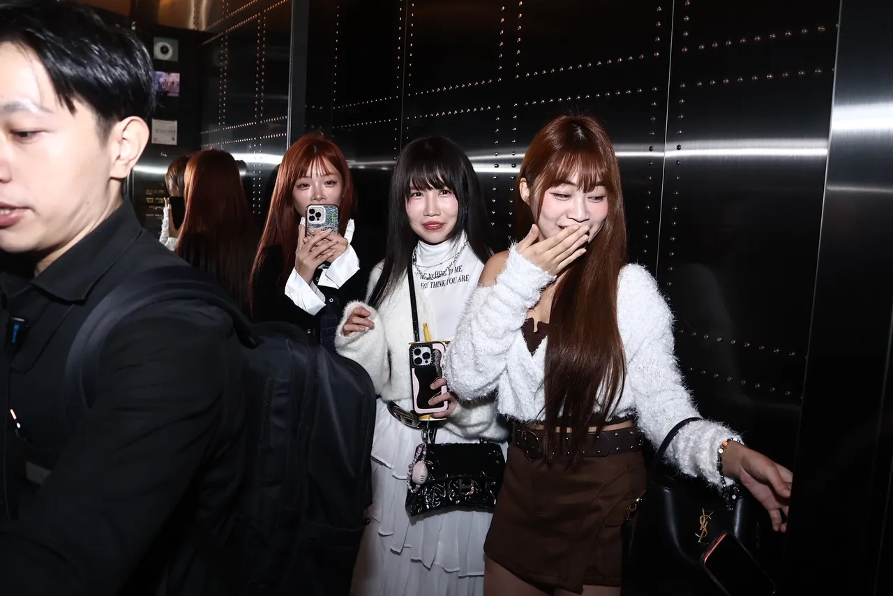 （左起）Rakuten Grils队长曲羿、台湾职业篮球大联盟福尔摩沙梦想家专属啦啦队-Formosa Sexy队长兼总监梓梓、Rakuten Girls成员陈伊。特勤中心摄