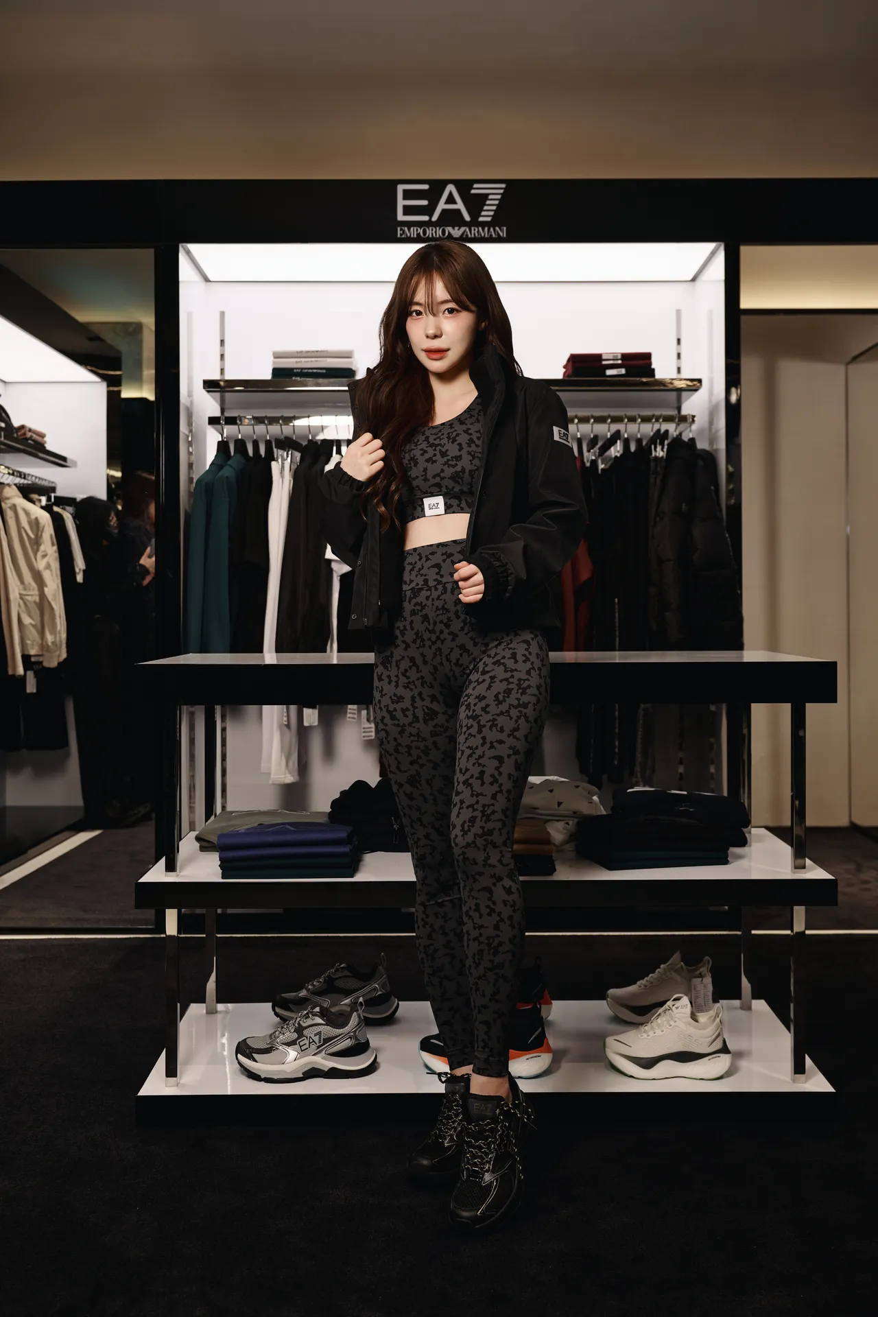 李多慧日前到新光三越台中中港店担任EA7一日店长。品牌提供