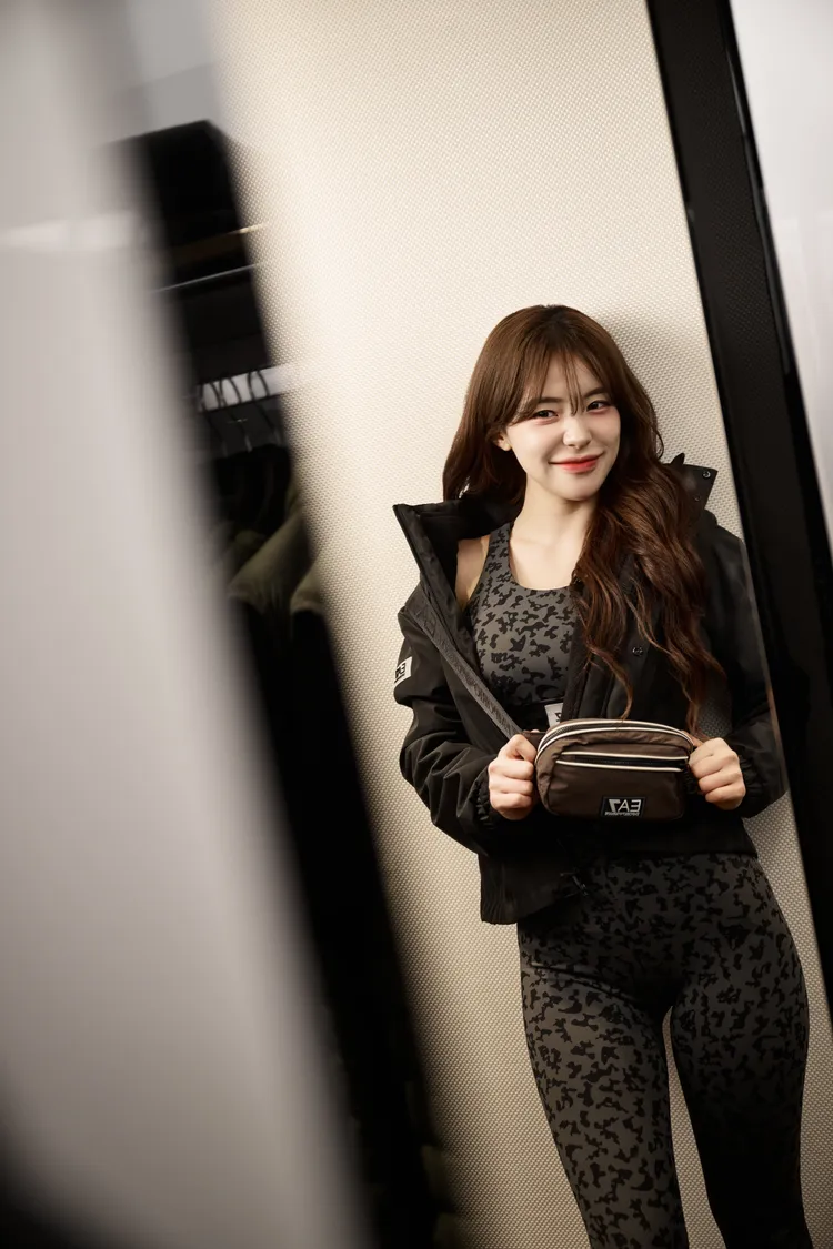 李多慧日前到新光三越台中中港店擔任EA7一日店長。品牌提供