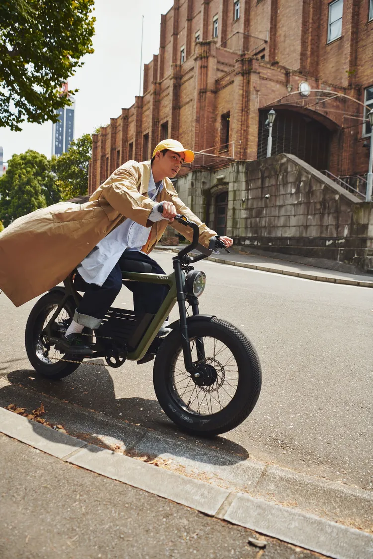 ER-01採用Panasonic電芯的可拆卸式電池設計，官方續航里程約為100公里，兼顧日常使用便利性與充電彈性。業者提供