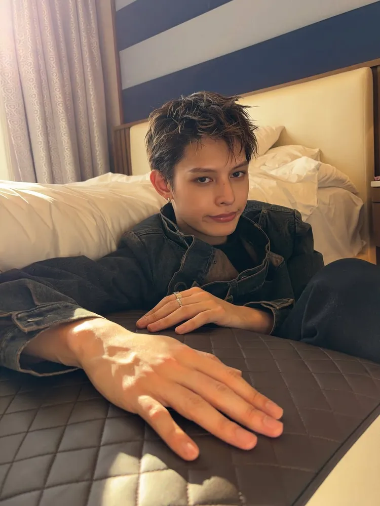 韓國怪物新人男團「CORTIS」成員趙雨凡選戴LV高級珠寶。品牌提供