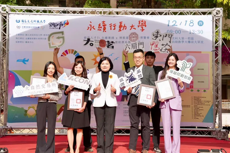 青農導入益生菌生產的低碳稻米，由9家企業認購，實現環境、經濟、社會三贏局面。雲縣府提供