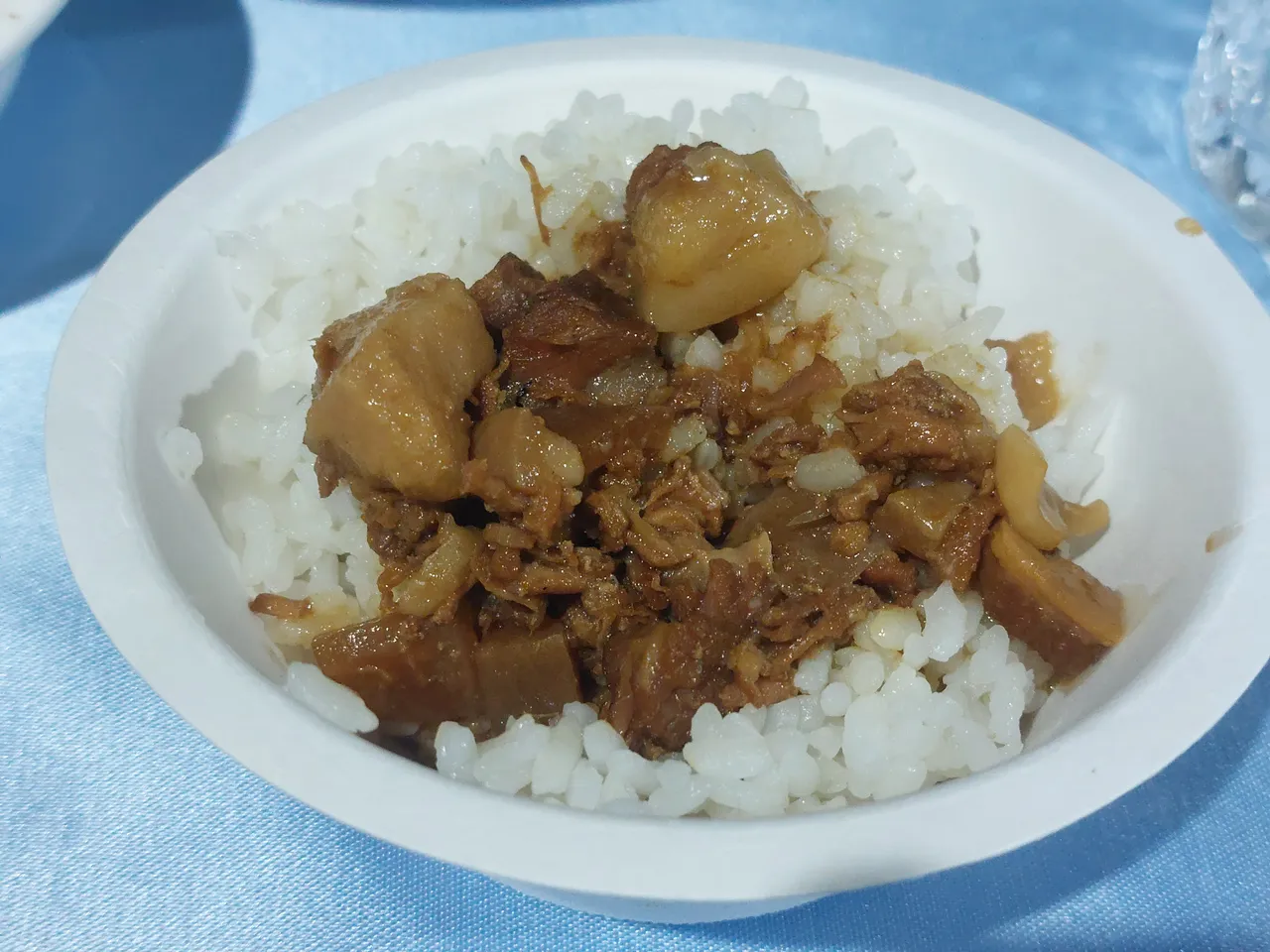 肉臊饭的肉臊是古庭维山友孔令均亲自制作。凃建丰摄