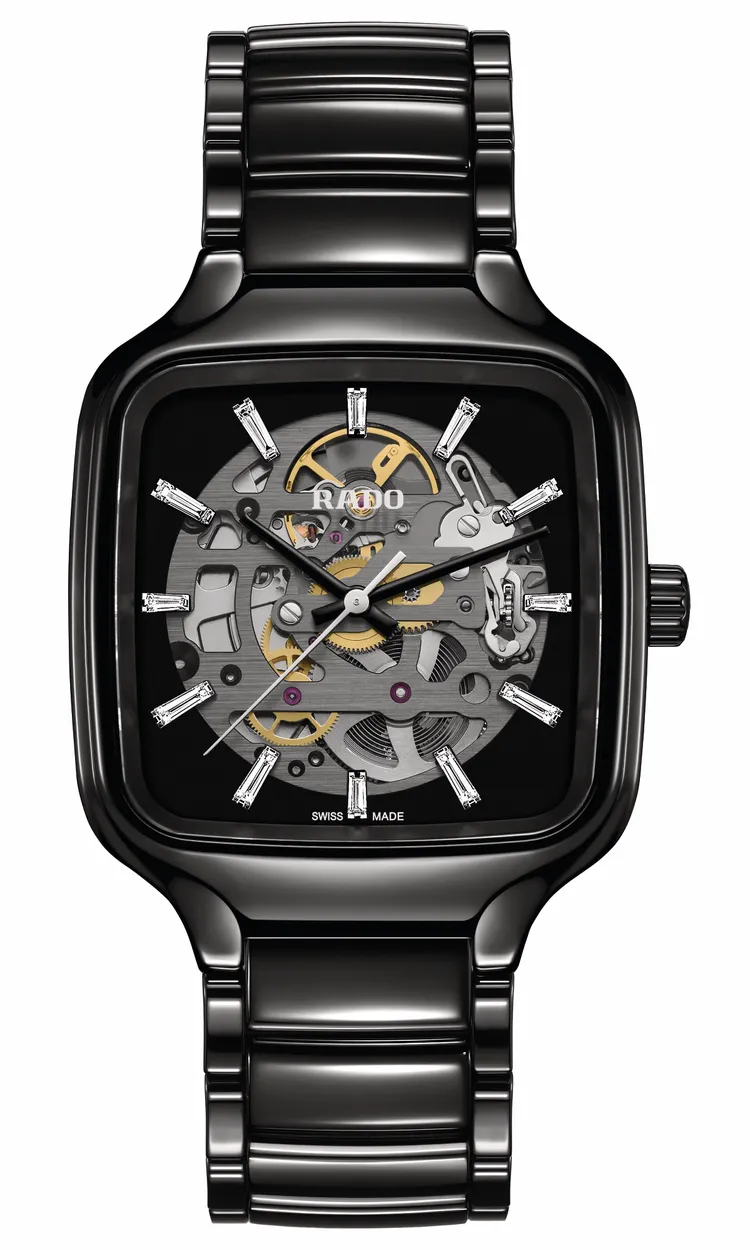 Rado True Square 真我方形系列高科技陶瓷鏤空腕錶，22萬800元。品牌提供