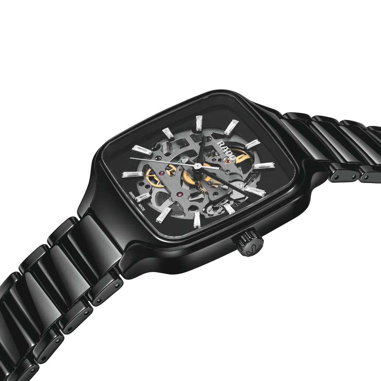 新作亮点在于运用12颗钻石化为璀璨时标。品牌提供