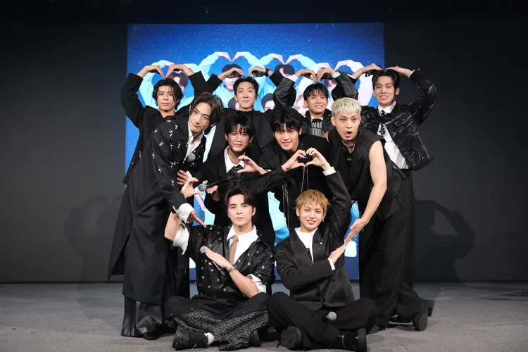 陳峻廷 （後排左起）、張哲偉、Nelson紀成澔、葛兆恩、Martin王智騫、洪言翔、羅章恩、洪暐。三立提供