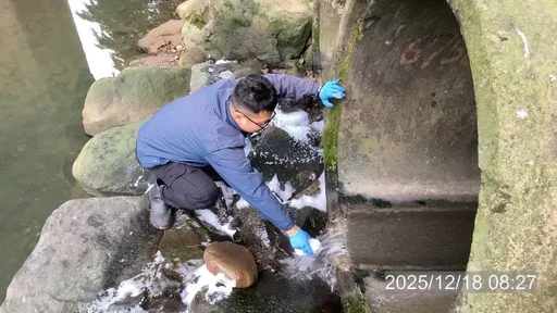 距抽水站1.3公里！基隆暖暖溪惊见「白色泡沫」　检测结果出炉