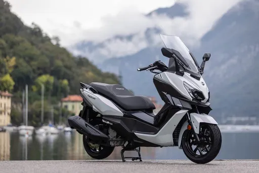 SYM全新世代黄牌重机CRUISYM正式上市　首航价15.28万元起