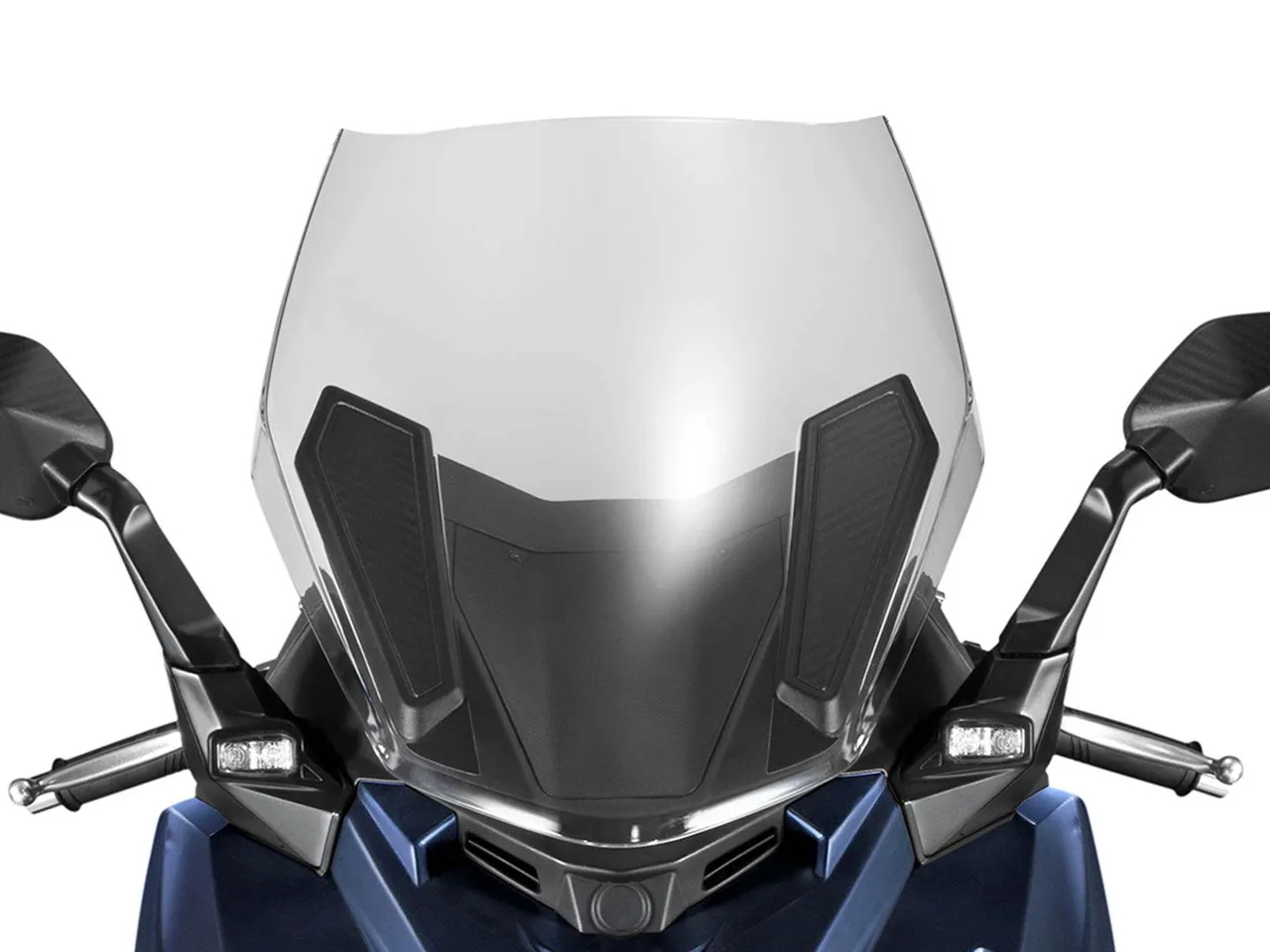 两段可调风镜设计能依照骑乘情境调整高度，在高速或长途行驶时有效降低风压。业者提供