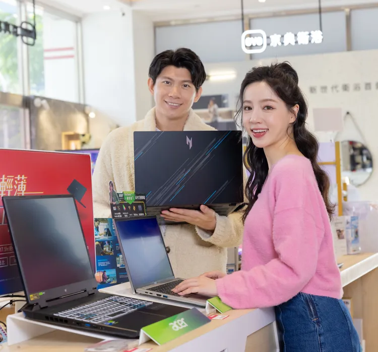 即日起至12月15日推出雙12「聖誕歡購1212」活動，包含指定大家電65折起、全館家電9折等。全國電子提供