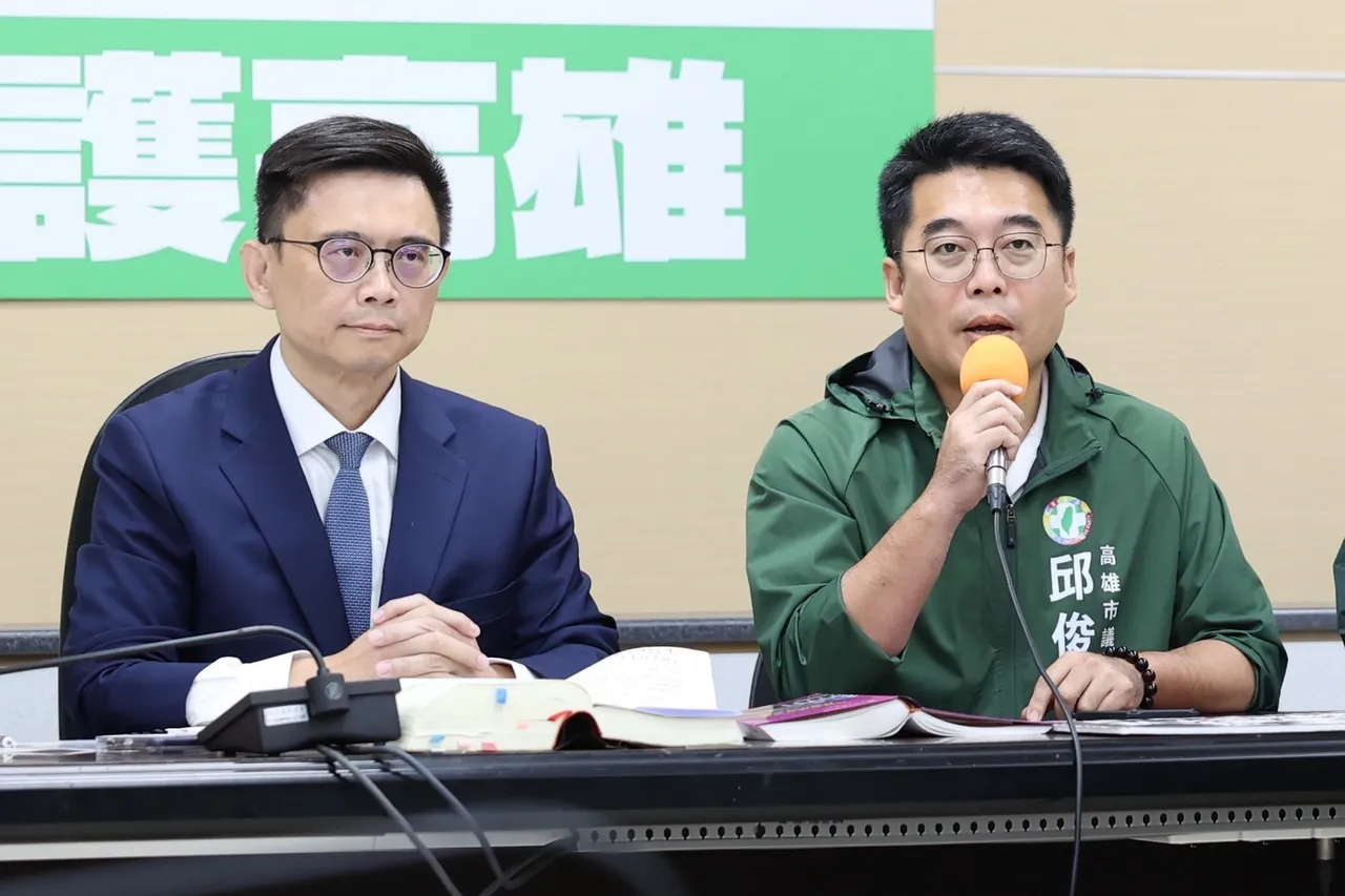 议员邱俊宪指出，国民党在预算审查上持续扯台湾后腿，给予强烈谴责。翻摄画面