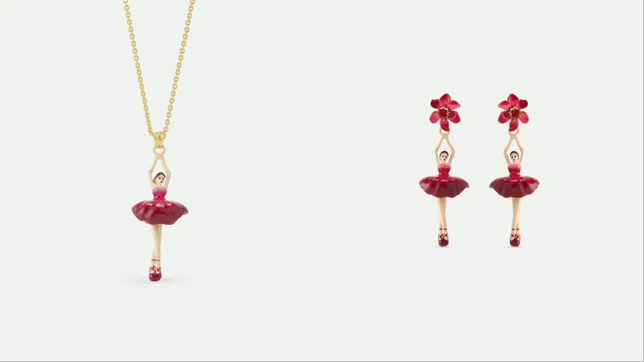 Les Néréides芭蕾舞伶绯影红项链（左）5800元、铁线莲芭蕾舞伶耳环（右）6700元。品牌提供