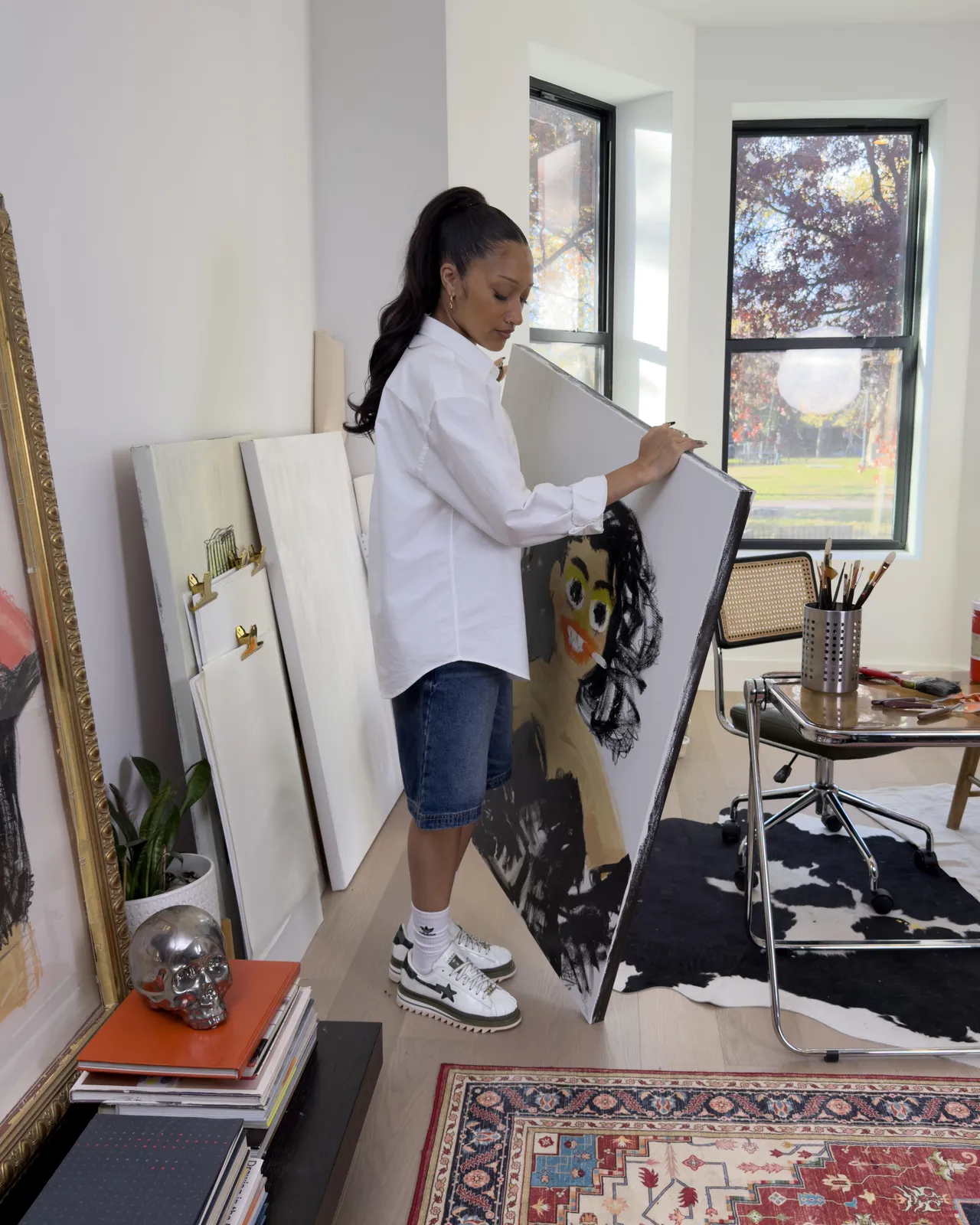 全新联名鞋以抢眼设计极具辨识度。品牌提供