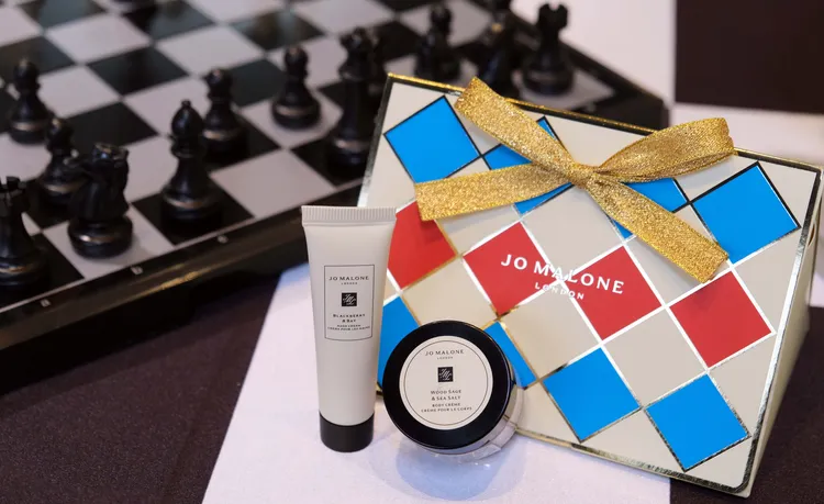 聖誕「快閃獨家組合」經典限量香氛隨行禮盒，950元至995元。品牌提供