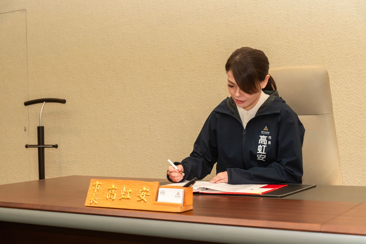 高虹安復職首份公文!市府支出近5700萬 拍板警察、消防「這2加成」