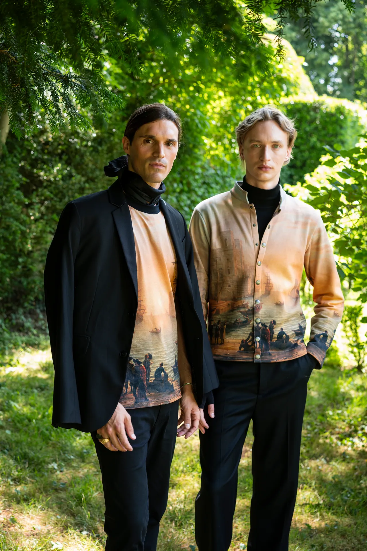 借由人体曲线让作品产生律动之美。品牌提供