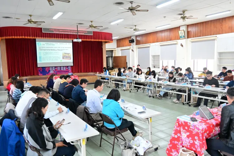 現場討論。新竹縣府提供