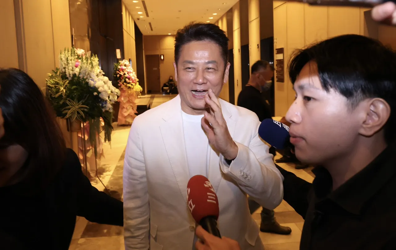 徐乃麟。庄宗达摄