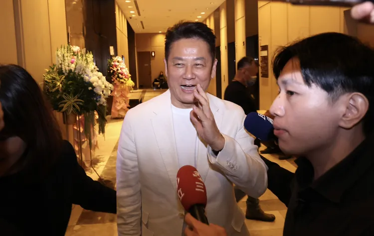 徐乃麟。莊宗達攝