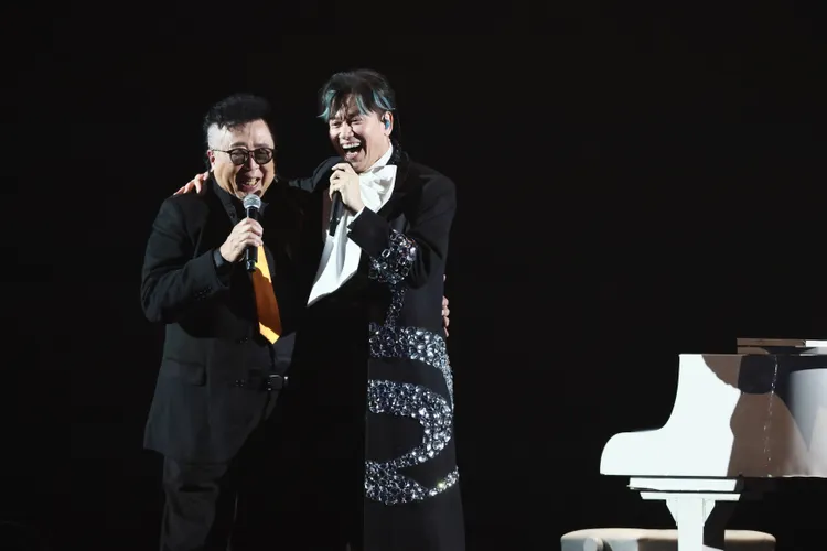 李聖傑與恩師鮑比達感動同框。彭欣偉攝