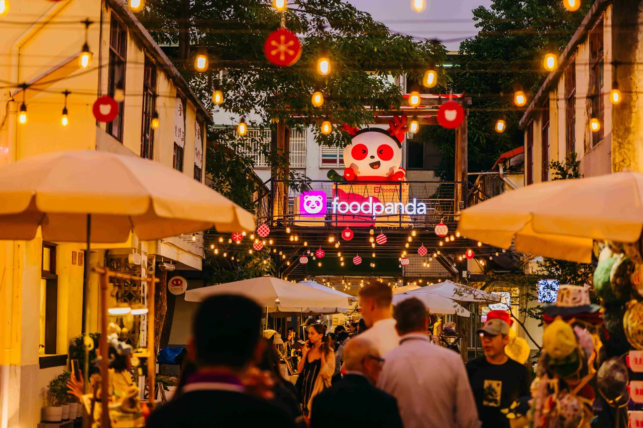 台中审计新村以「HOHOHO ～foodpanda耶诞美食村」为主题。foodpanda提供