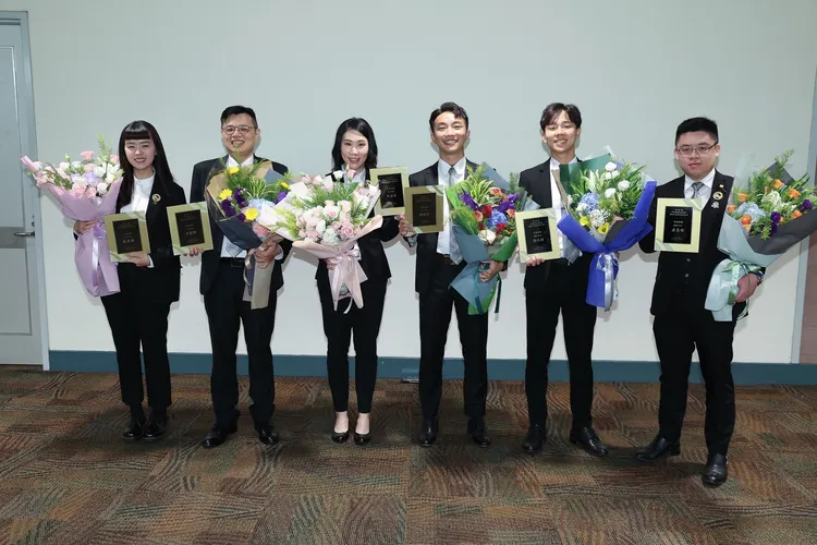 2025全国商店优良店长表扬暨杰出店长选拔颁奖典礼12月3日举行，信义房屋今年共有方庞邸、吴佳萤、康恩硕、罗晧宸、张辰语、郭文渊 6名店长获颁优良店长。 信义房屋提供