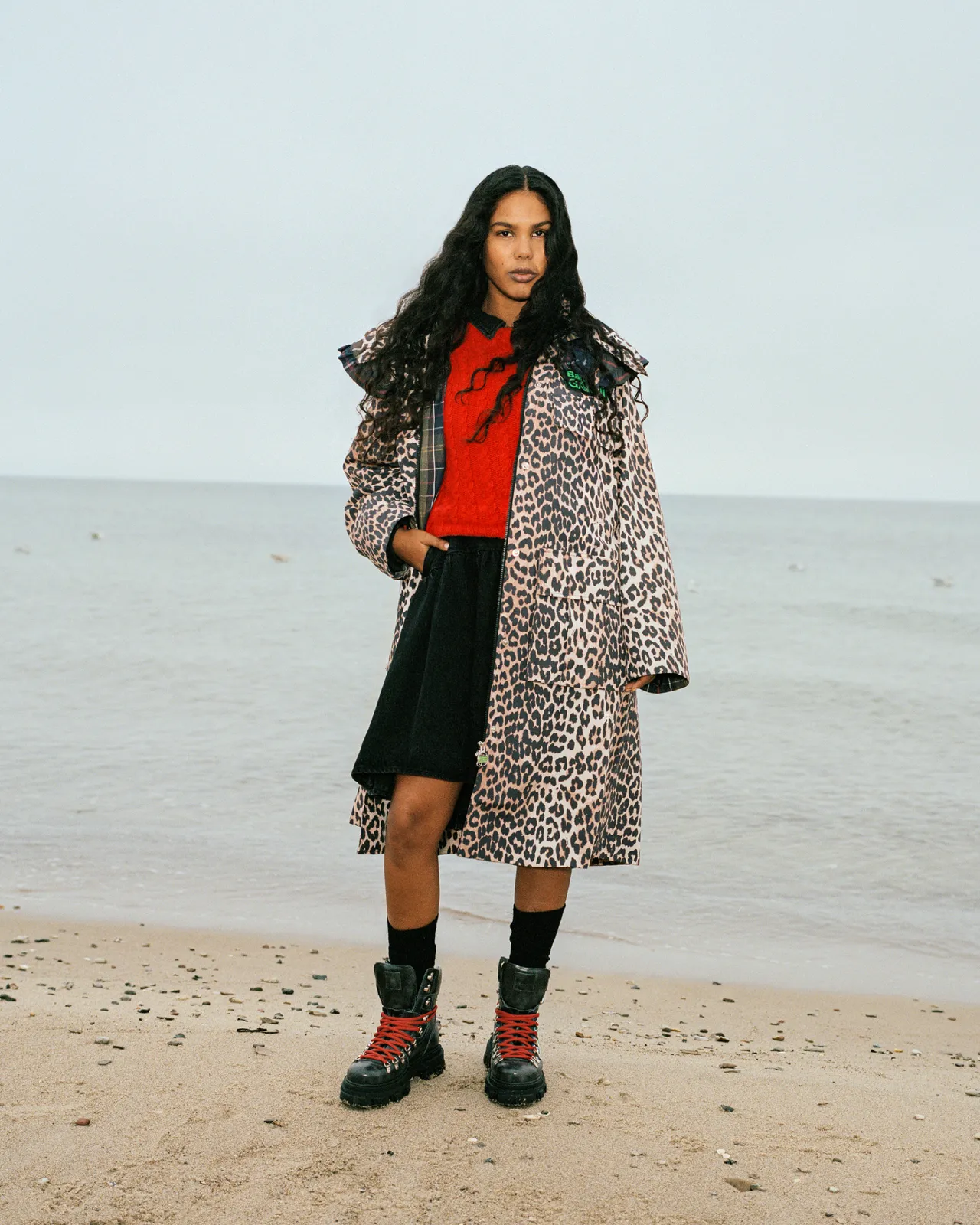 狂野豹纹印花注入北欧时髦风格。品牌提供