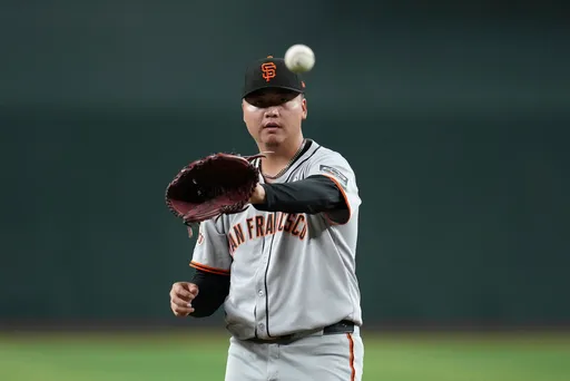  鄧愷威大聯盟先發位置拉警報！巨人砸69億簽下資深強投