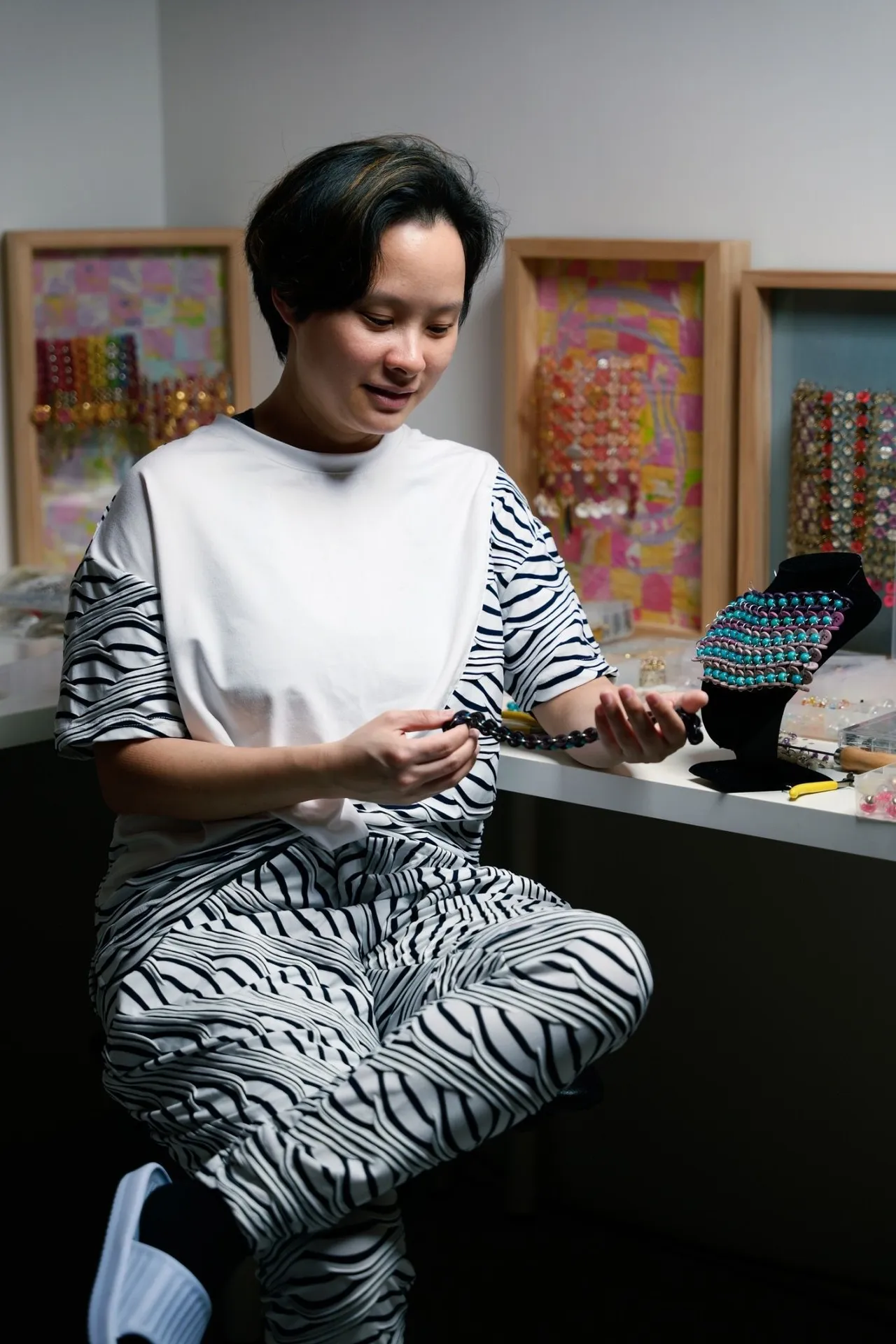 礁溪晶泉丰旅于2026年第一季邀请旅美艺术家杜盈蓓策划「共织．织心」个展。晶泉丰旅提供