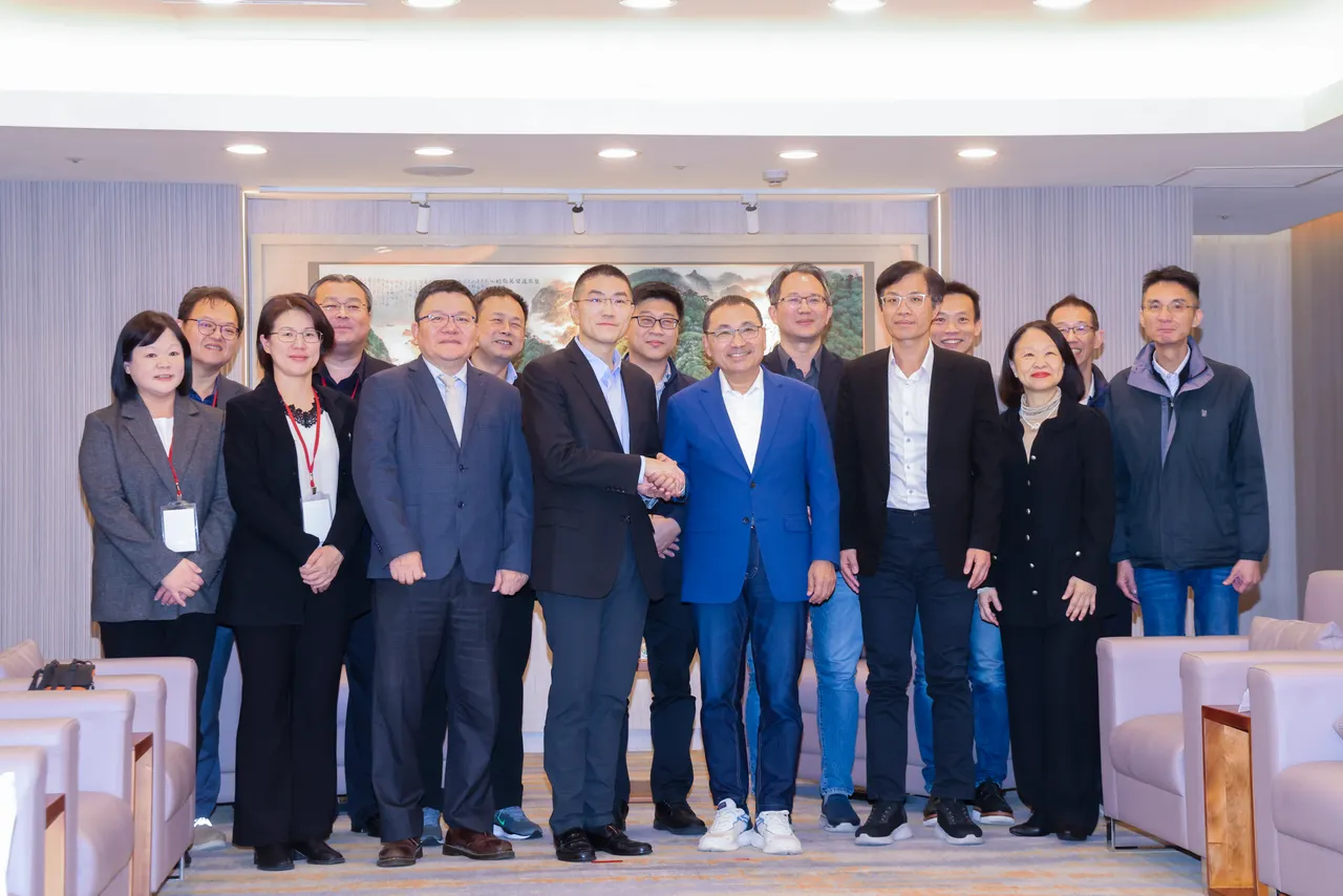 侯友宜说，新北市积极推动「都更三箭」提升更新量能，也透过大众运输导向发展（TOD）推动都更，让捷运到哪里，都更做到哪里。城乡局提供