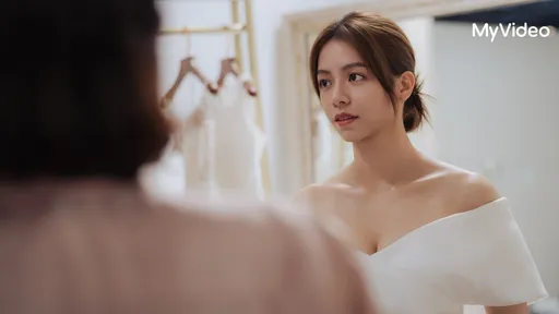 宋芸桦幸福披白纱　未婚夫竟偷吻暧昧对象