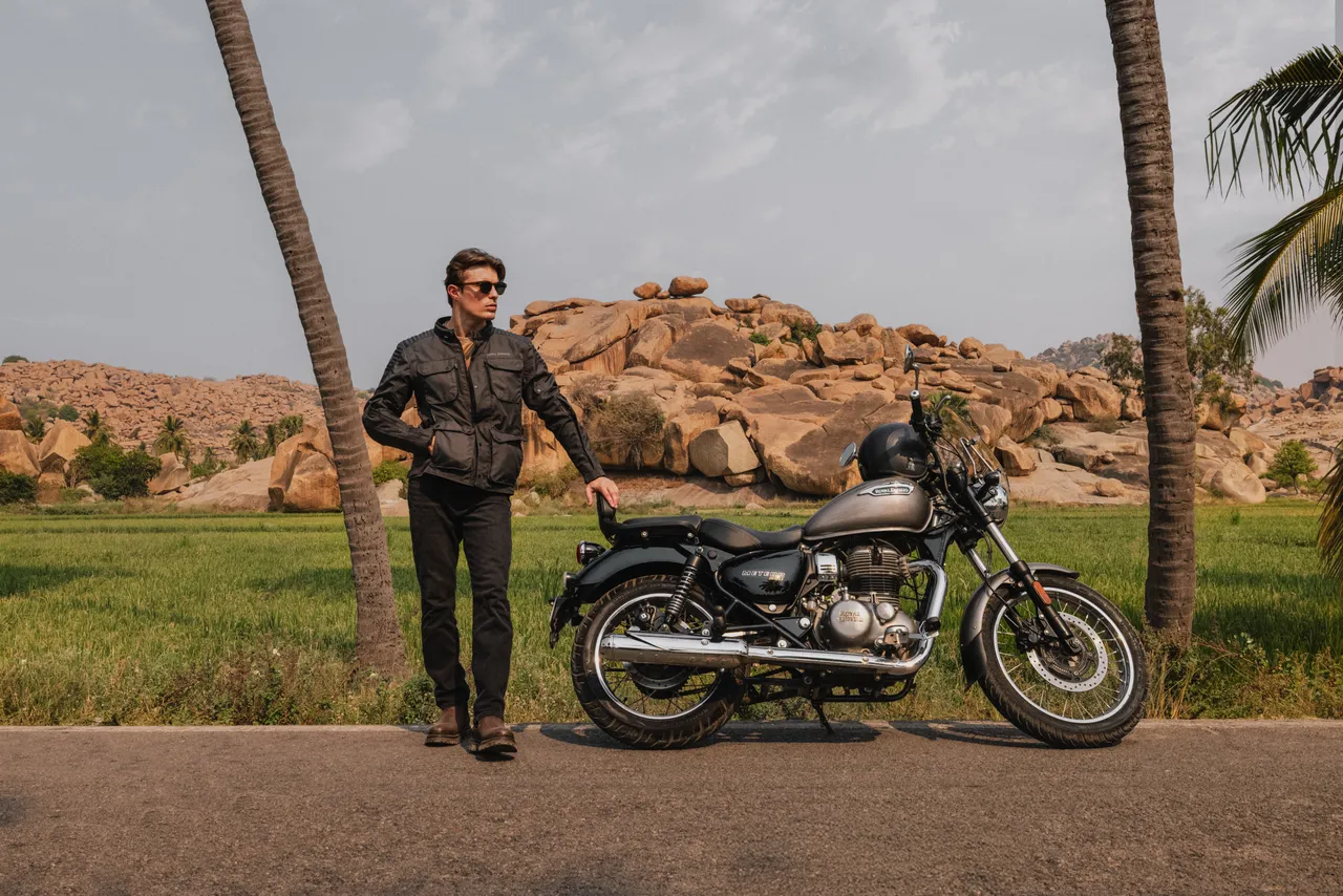 定位为轻巡车款，强调舒适骑姿与易操控特性，适合日常通勤与休闲骑乘。建议售价：NT$213,800 元起。原厂照片