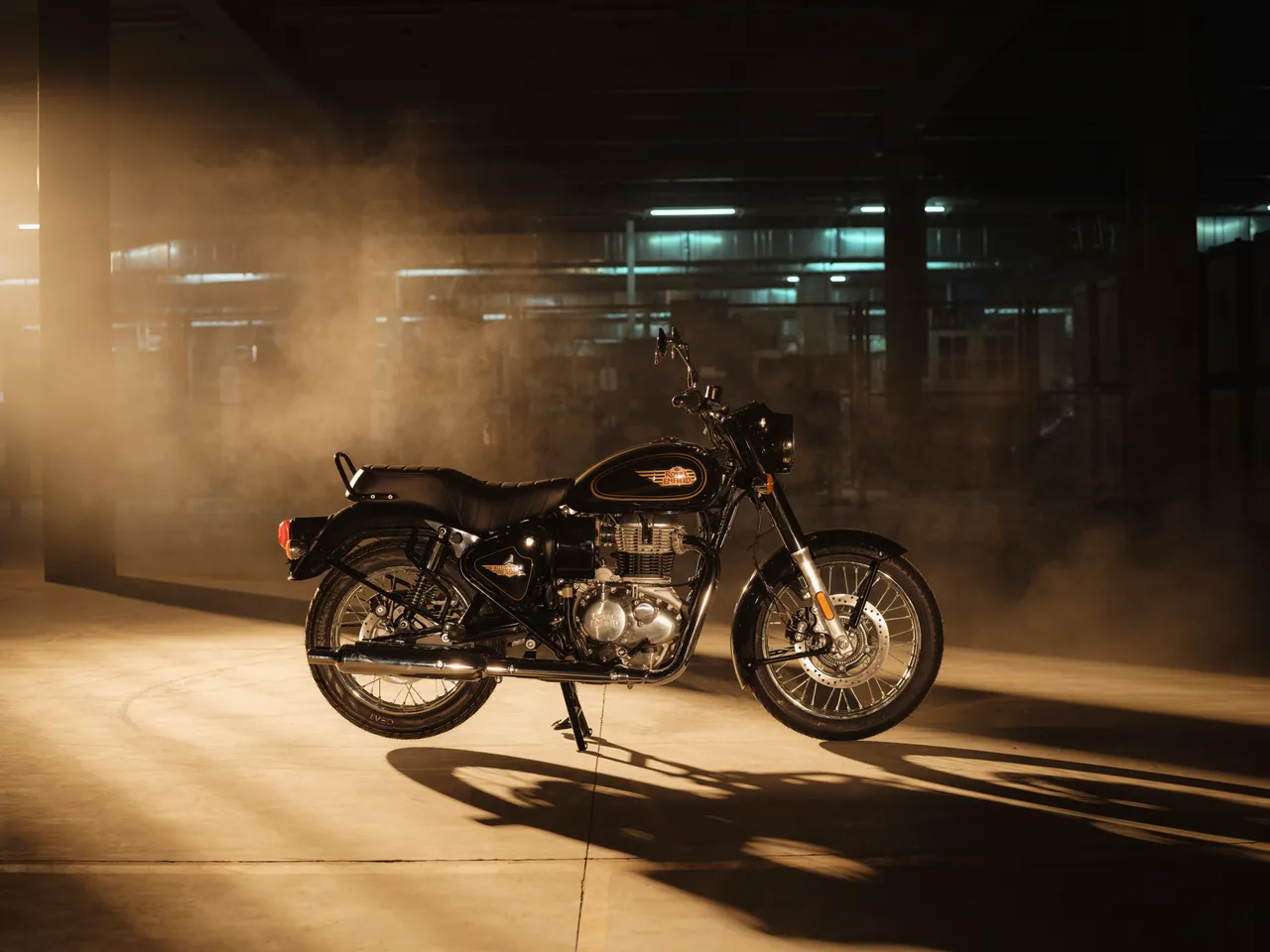 作为 Royal Enfield 历史最悠久的车系，Bullet 350 自 1932 年问世至今持续生产，延续单缸引擎设定与经典造型，强调简约与耐用特质。 建议售价：NT$187,800 元起。原厂照片