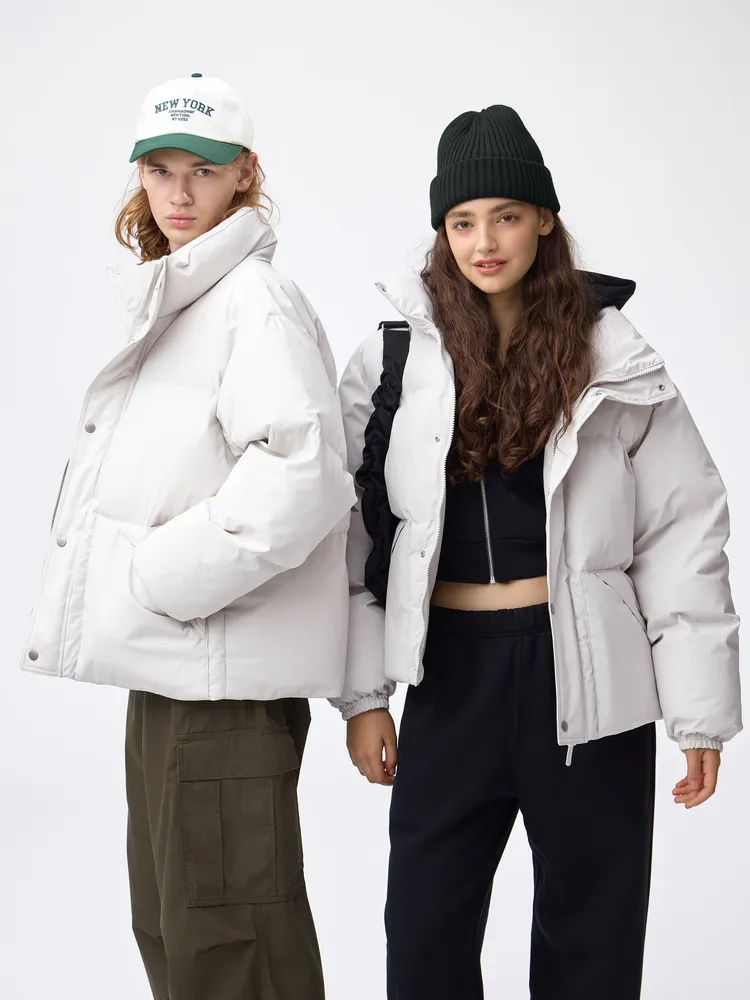 GU WARM PADDED立領夾層外套，限定價各1490元。品牌提供