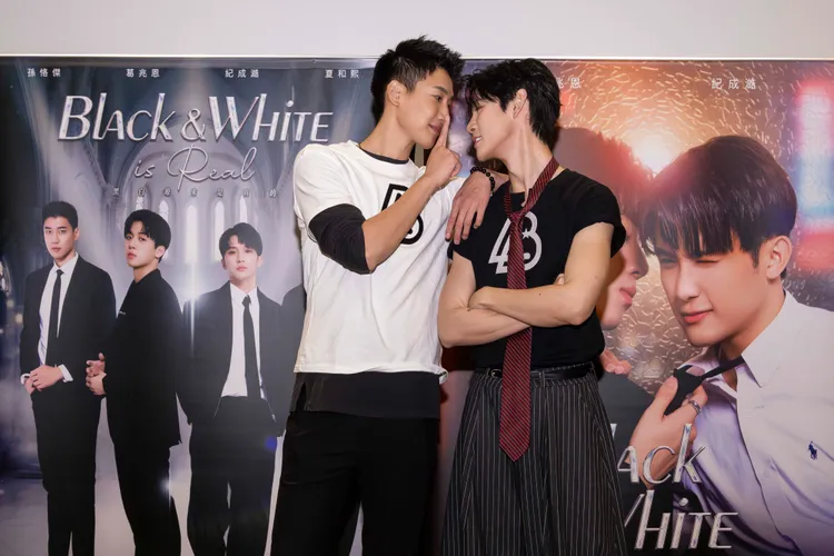 《黑白原來是真的》夏和熙（右）與孫恪傑在活動上驚喜復刻劇中名場面，引發粉絲熱烈歡呼。結果娛樂提供