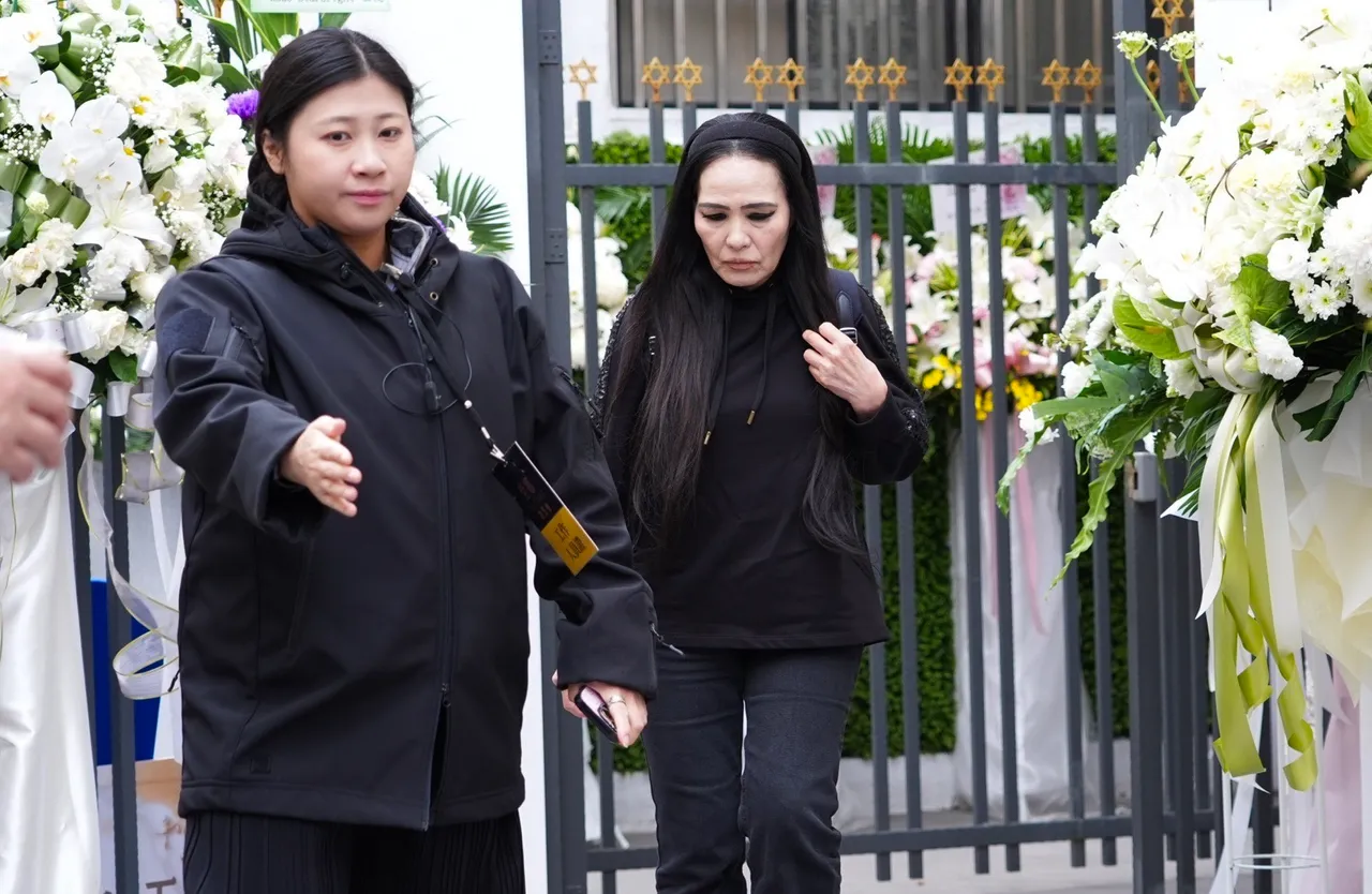 潘越云。庄宗达摄