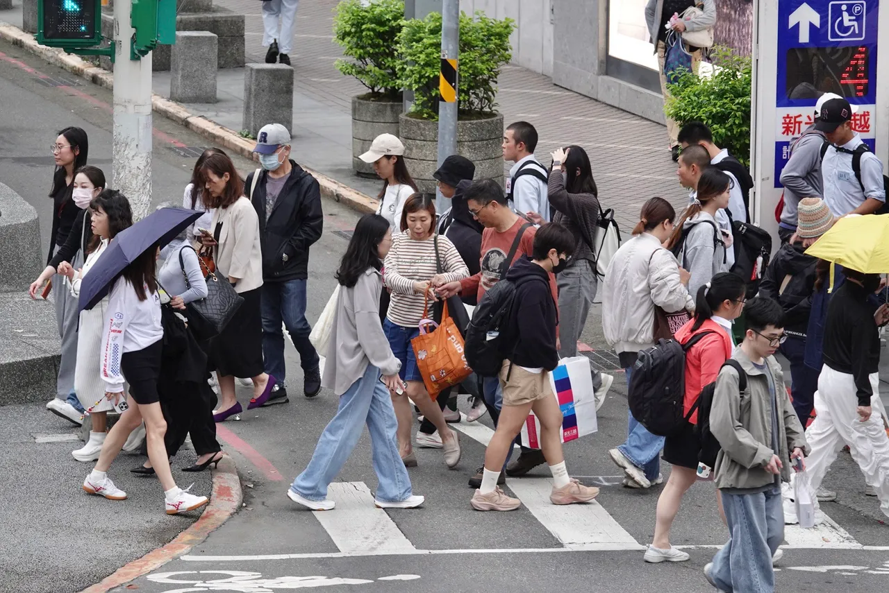 首波冷气团杀到！北台湾周末急冻12°C　中南部清晨也冷翻