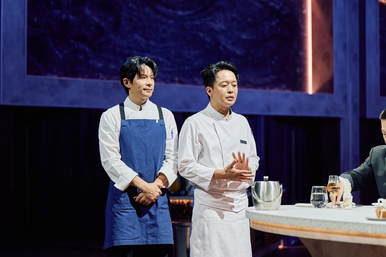 姚淳耀（左）与主厨Will高郁皓背水一战，展现出势在必得的决心。华视提供
