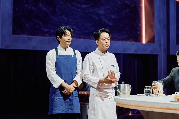 姚淳耀（左）與主廚Will高郁皓背水一戰，展現出勢在必得的決心。華視提供