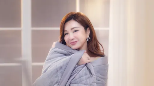 陈美凤有够HOT！摄影大师大赞「台湾莎莉赛隆」　最美欧巴桑「不老保养术」 