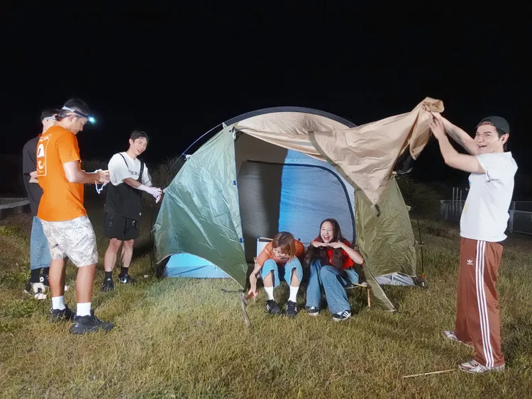 藝人前進彭佳嶼，島上房源稀缺，合夥人宣布晚上必須睡帳篷。好看娛樂提供