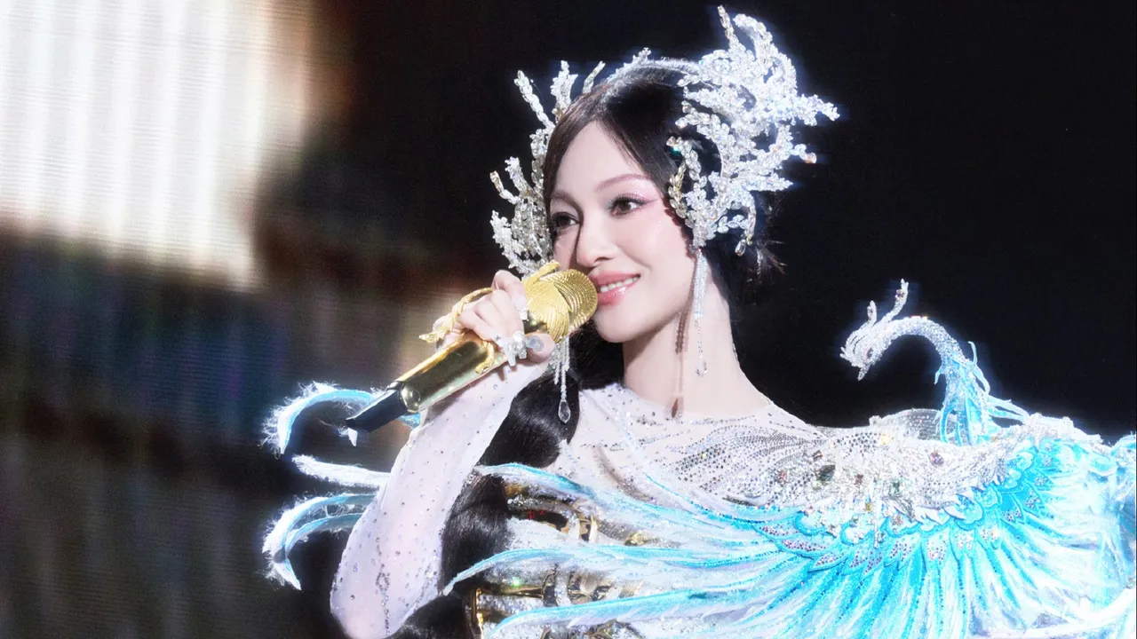 张韶涵被嫌老气！cue造型师站出来　回击「裁员裁到大动脉」