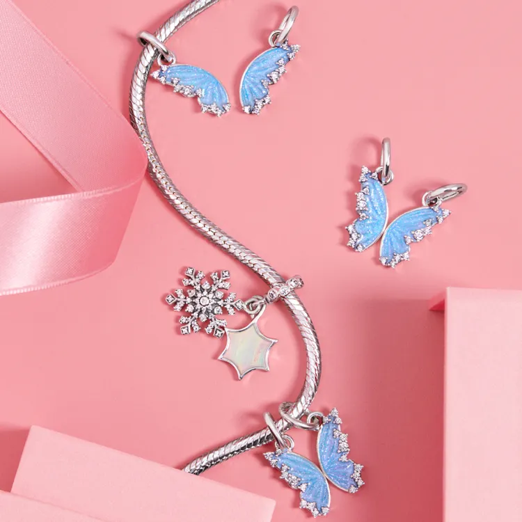 充滿濃濃冬意的雪花、冰雪蝴蝶造型同樣是焦點。品牌提供