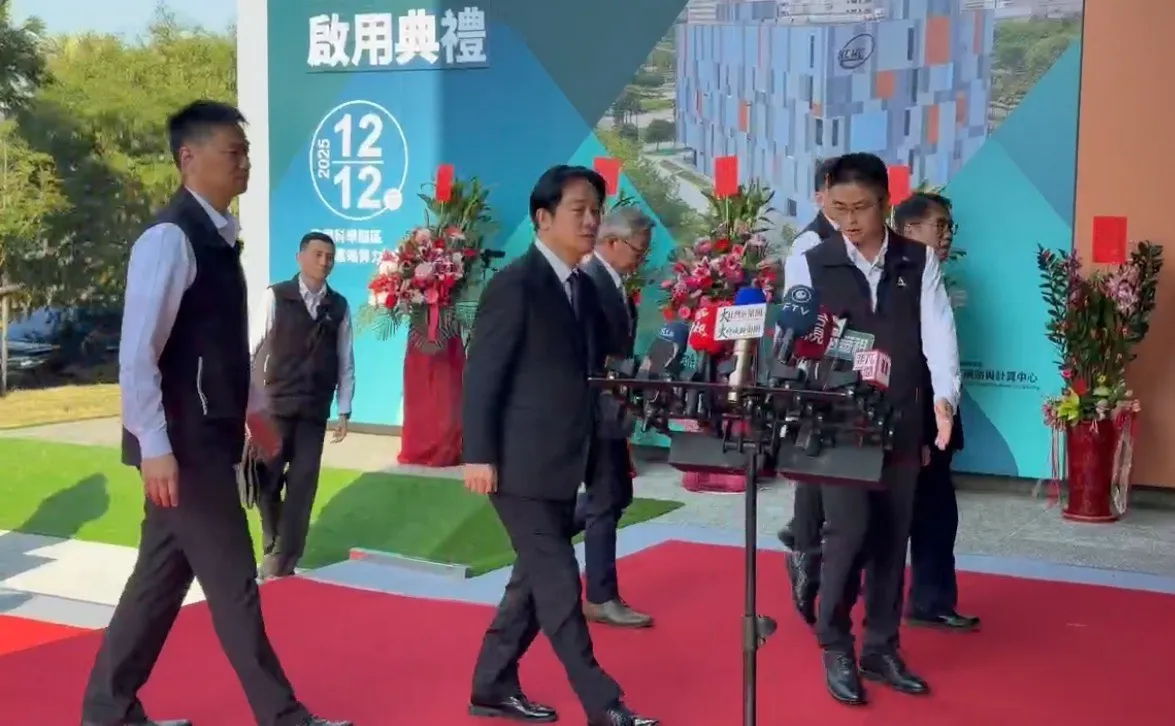 赖清德总统今天上午到南科出席活动，并接受媒体采访。民众提供