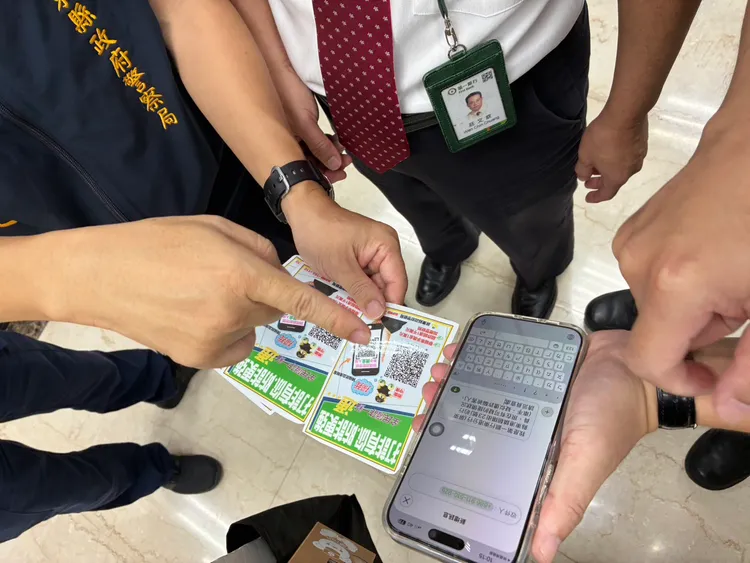 東港分局打詐推掃QR Code就立刻通報的措施，既隱匿報案人身份也加速警方查緝。警方提供