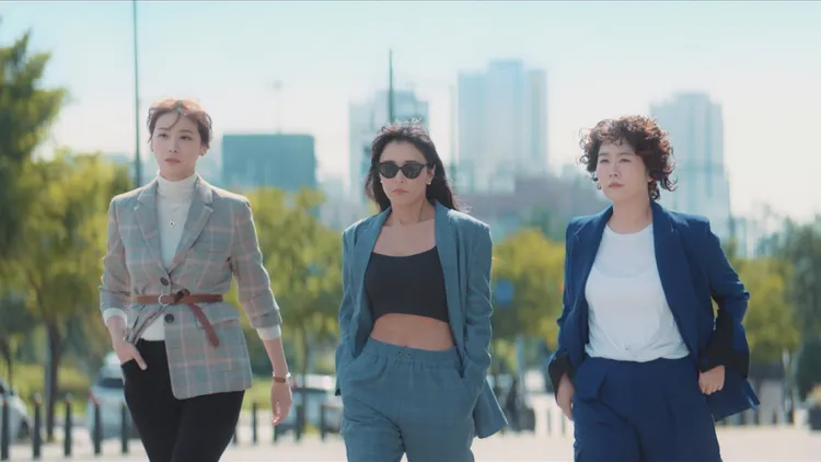 《特務不受控》堪稱韓版《霹靂嬌娃》。中天娛樂台提供