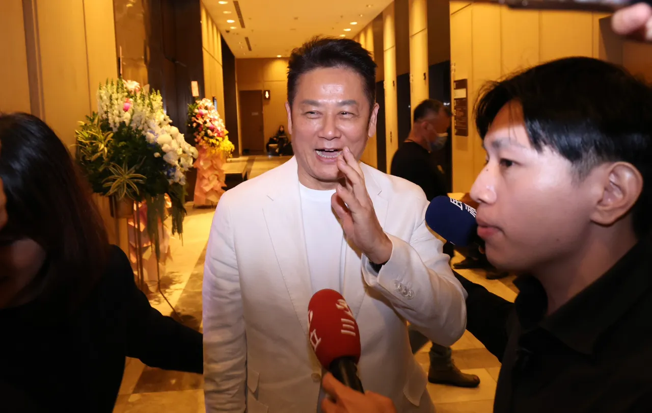 徐乃麟。庄宗达摄