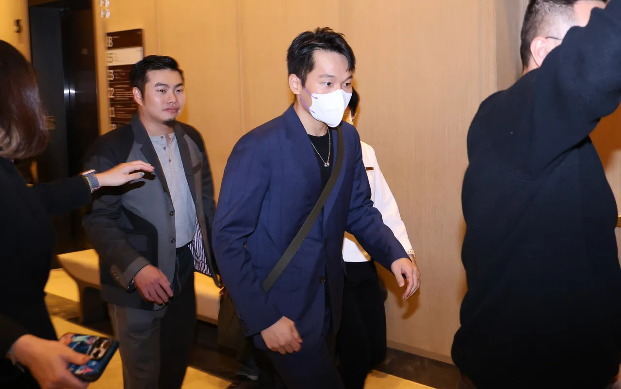 李洋抱病现身王齐麟婚礼　徐乃麟、曾国城双双送祝福