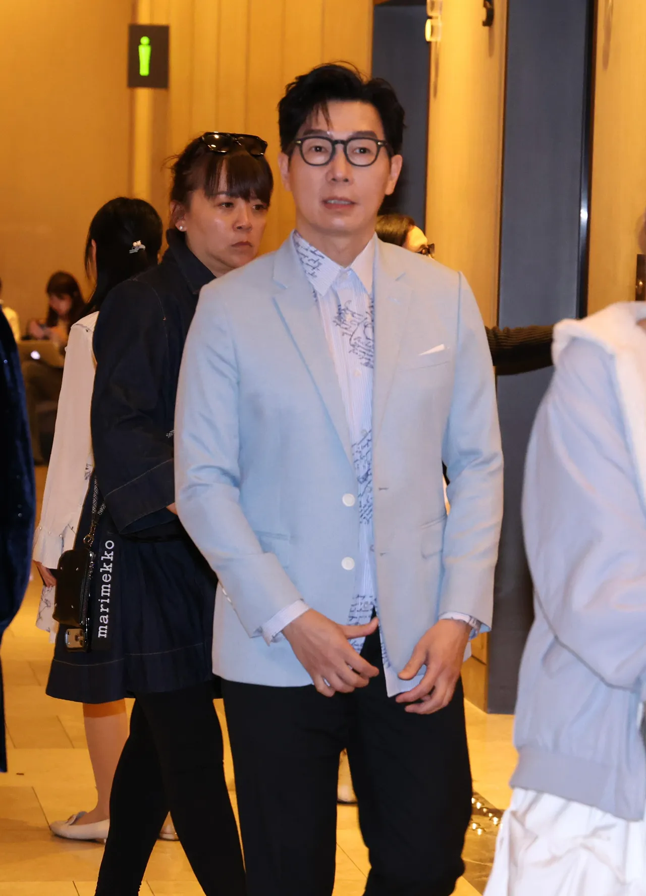 品冠。庄宗达摄