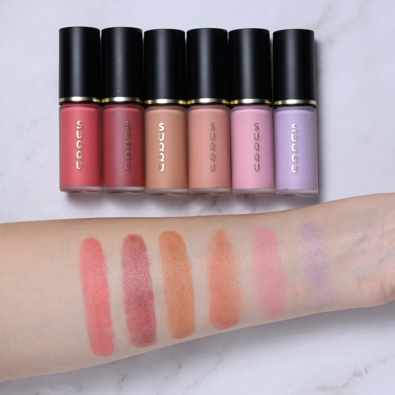 SUQQU晶采润色颜彩液，1750元。品牌提供